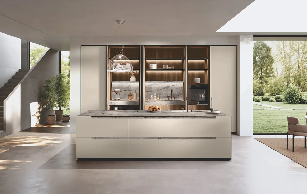 Cuisine contemporaine au design italien, façades épurées