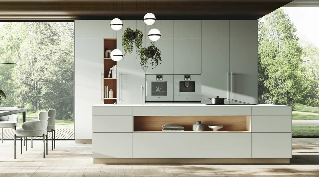 Cuisine lumineuse aux façades laquées mates